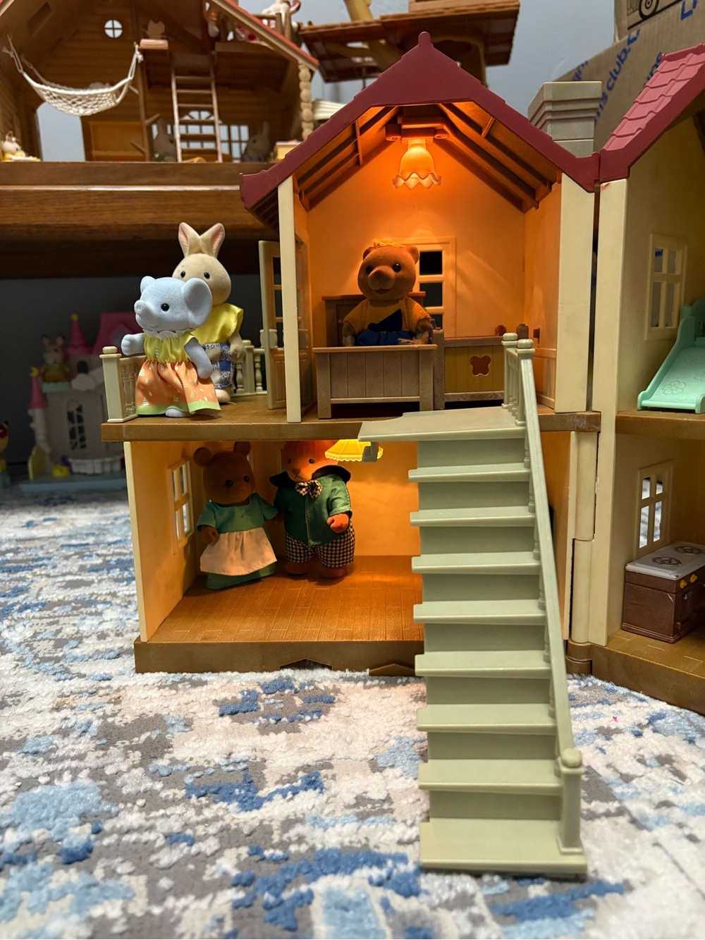 Calico Critter Luxury Townhome with figures and furniture